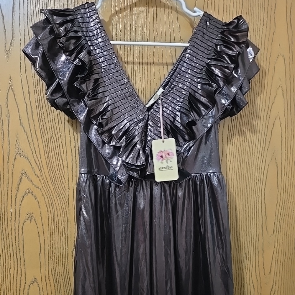 Entro Medium Metallic Top Size Medium Nwt